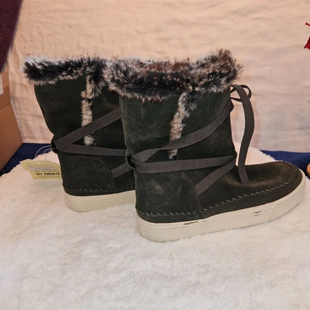 TOM'S Vista Forest Green Suede Winter Boots Fur Lining Size 6 NEW